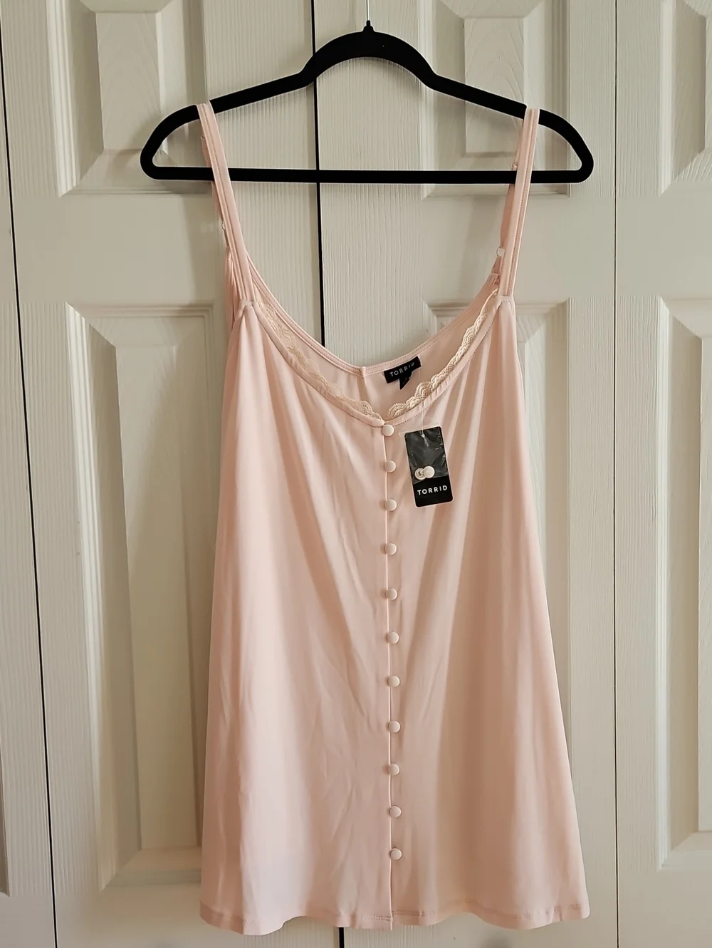 SALE! NWT Torrid Pale Blush Button-Front Camisole Top - Picture 1 of 3